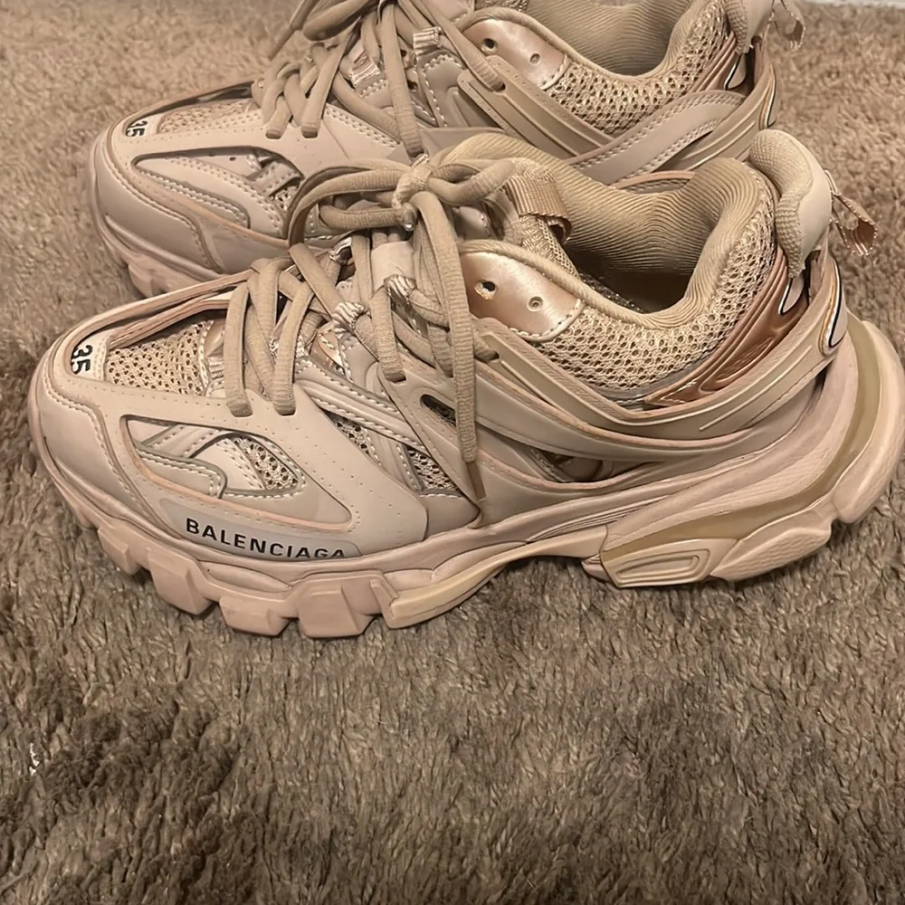 Located In Riverside Ca - Picture 2 of 3